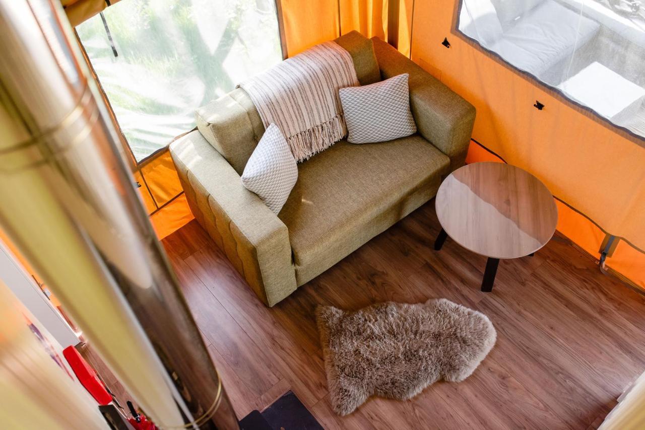 Hencote Vineyard Glamping Village Shrewsbury Esterno foto