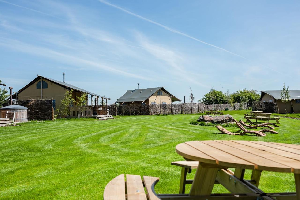 Hencote Vineyard Glamping Village Shrewsbury Esterno foto